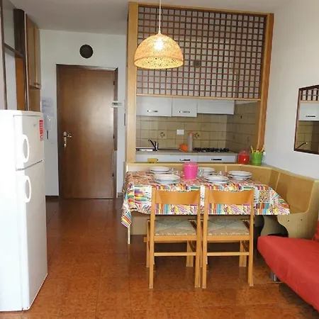 Flat Near דירה